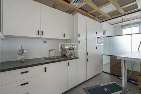 Office in Jumeirah Lake Towers, Dubai 134 sq.m. № 14027 - photo 9