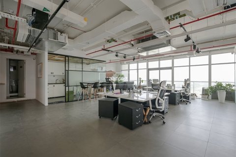 Office in Jumeirah Lake Towers, Dubai 134 sq.m. № 14027 - photo 2