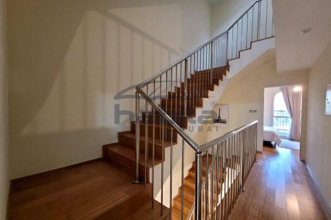 Villa en Jumeirah Village Circle, Dubai, 4 dormitorios, 390.2 m², № 7648 - foto 11
