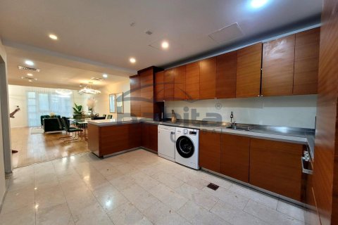 Villa en Jumeirah Village Circle, Dubai, 4 dormitorios, 390.2 m², № 7648 - foto 7