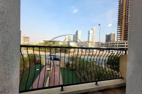 Villa en Jumeirah Village Circle, Dubai, 4 dormitorios, 390.2 m², № 7648 - foto 10
