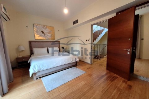 Villa en Jumeirah Village Circle, Dubai, 4 dormitorios, 390.2 m², № 7648 - foto 9