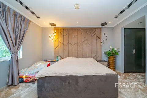 Villa en Regional, Jumeirah Park, Dubai, 3 dormitorios, 337 m², № 71185 - foto 13