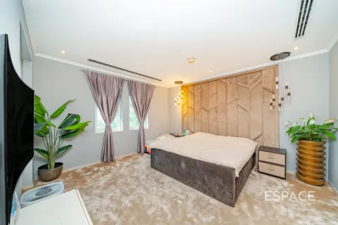 Villa en Regional, Jumeirah Park, Dubai, 3 dormitorios, 337 m², № 71185 - foto 5