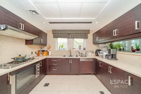 Villa en Regional, Jumeirah Park, Dubai, 3 dormitorios, 337 m², № 71185 - foto 10