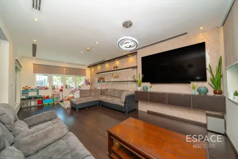 Villa en Regional, Jumeirah Park, Dubai, 3 dormitorios, 337 m², № 71185 - foto 3