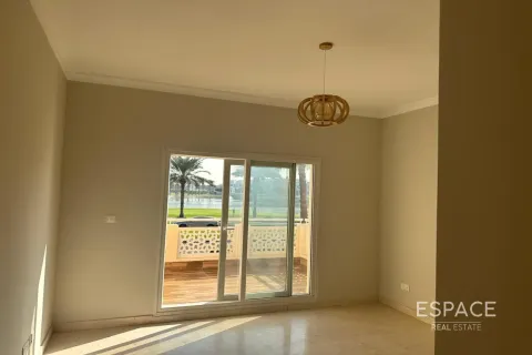 Снять в аренду виллу в Meadows 1, Meadows, Дубай: 6 спален, 457м², № 71184 - фото 18