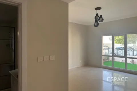 Снять в аренду виллу в Meadows 1, Meadows, Дубай: 6 спален, 457м², № 71184 - фото 5