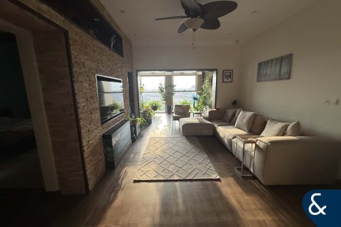 Villa in The Villa, Dubai 4 bedrooms, 626 sq.m. № 74409 - photo 14