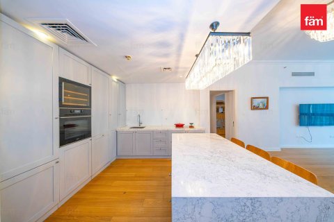 Квартира в Пальме Джумейре, Дубай, 1 спальня, 121.3м², № 90426