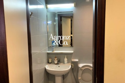 Apartment in Jumeirah Lake Towers, Dubai 2 bedrooms, 135 sq.m. № 110628 - photo 4