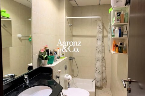 Apartment in Jumeirah Lake Towers, Dubai 2 bedrooms, 135 sq.m. № 110628 - photo 7