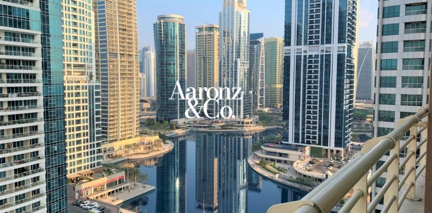 Apartment in Jumeirah Lake Towers, Dubai 2 bedrooms, 135 sq.m. № 110628