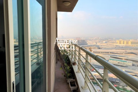 Apartment in Jumeirah Lake Towers, Dubai 2 bedrooms, 135 sq.m. № 110628 - photo 14