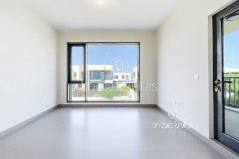 Снять в аренду виллу в Дубай Хилс Эстейт, Дубай: 4 спальни, 194м², № 90159 - фото 5