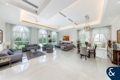 Villa in Jumeirah Golf Estates, Dubai 5 bedrooms, 658 sq.m. № 75854 - photo 5