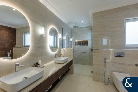 Villa in Jumeirah Golf Estates, Dubai 5 bedrooms, 658 sq.m. № 75854 - photo 16