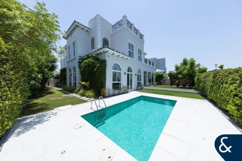 Villa in Jumeirah Golf Estates, Dubai 5 bedrooms, 658 sq.m. № 75854 - photo 1