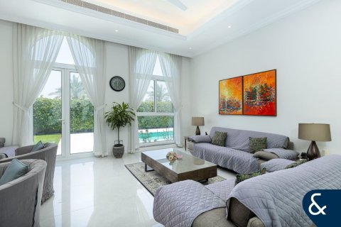 Villa in Jumeirah Golf Estates, Dubai 5 bedrooms, 658 sq.m. № 75854 - photo 6