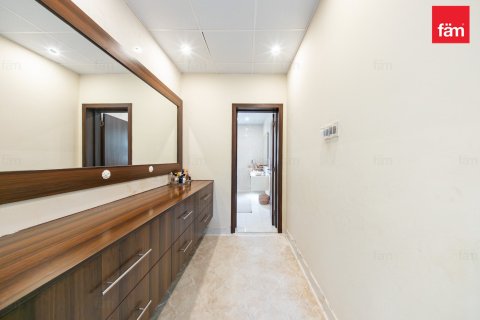 Villa à Al Barsha, Dubai, 5 chambres, 967.2 m², № 133373 - photo 4