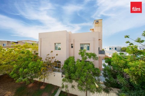 Villa à Al Barsha, Dubai, 5 chambres, 967.2 m², № 133373 - photo 8
