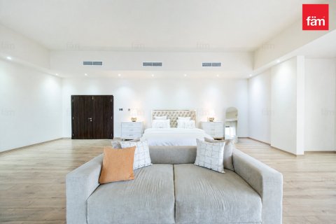 Villa à Al Barsha, Dubai, 5 chambres, 967.2 m², № 133373 - photo 16