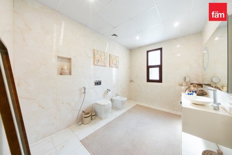 Villa à Al Barsha, Dubai, 5 chambres, 967.2 m², № 133373 - photo 21