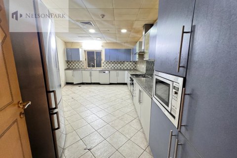 Снять в аренду квартиру в Bur Dubai, Дубай: 3 спальни, 278.7м², № 7728 - фото 8