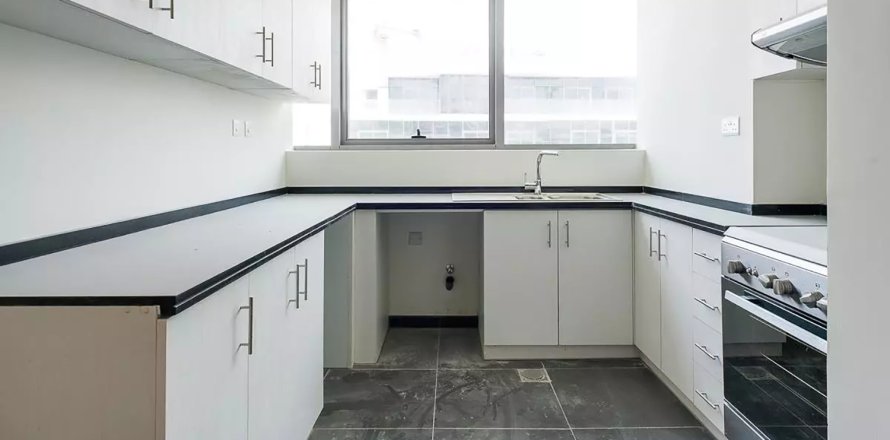 Квартира в GOLF PROMENADE в Дубае, 3 спальни, 280м², № 30018