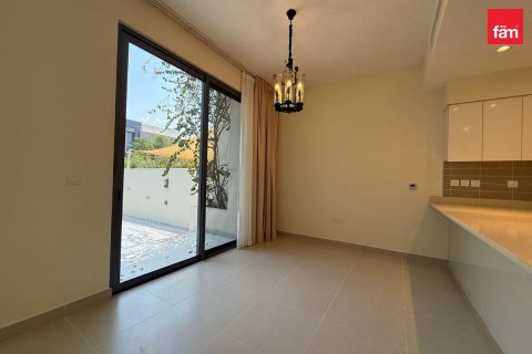 Villa in Dubai Hills Estate, Dubai 4 bedrooms, 201.8 sq.m. № 115798 - photo 15