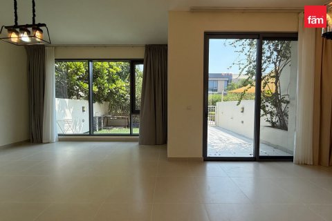 Villa in Dubai Hills Estate, Dubai 4 bedrooms, 201.8 sq.m. № 115798 - photo 2