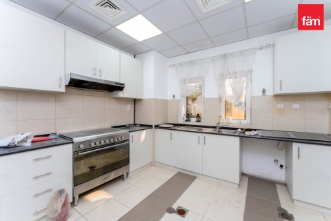 Снять в аренду виллу в Дубае: 5 спален, 543.6м², № 72135 - фото 14