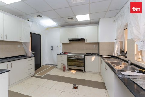 Снять в аренду виллу в Дубае: 5 спален, 543.6м², № 72135 - фото 15