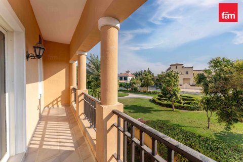 Снять в аренду виллу в Дубае: 5 спален, 543.6м², № 72135 - фото 24