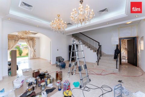 Снять в аренду виллу в Дубае: 5 спален, 543.6м², № 72135 - фото 6