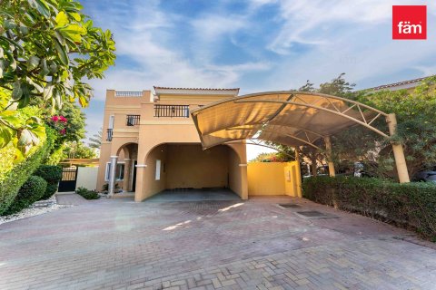 Снять в аренду виллу в Дубае: 5 спален, 543.6м², № 72135 - фото 1