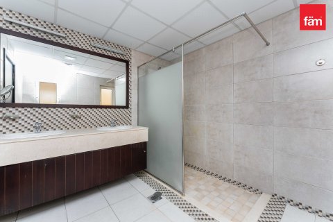 Снять в аренду виллу в Дубае: 5 спален, 543.6м², № 72135 - фото 23