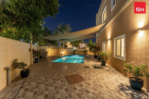 Снять в аренду виллу в Дубае: 5 спален, 543.6м², № 72135 - фото 27