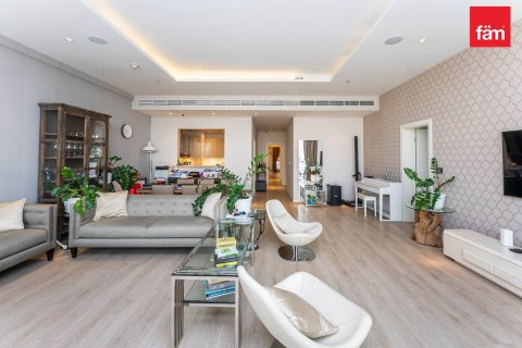 Apartment in Palm Jumeirah, Dubai 3 bedrooms, 210.5 sq.m. № 70452 - photo 11