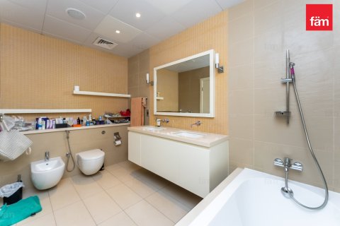 Apartment in Palm Jumeirah, Dubai 3 bedrooms, 210.5 sq.m. № 70452 - photo 26