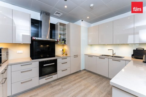 Apartment in Palm Jumeirah, Dubai 3 bedrooms, 210.5 sq.m. № 70452 - photo 18