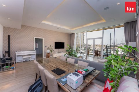 Apartment in Palm Jumeirah, Dubai 3 bedrooms, 210.5 sq.m. № 70452 - photo 8