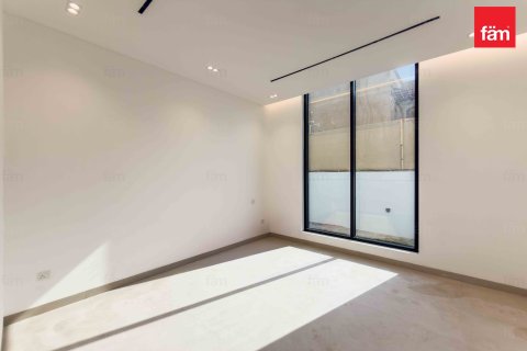 Villa in Al Barsha, Dubai 5 bedrooms, 1254.5 sq.m. № 76915 - photo 15
