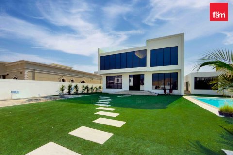 Villa in Al Barsha, Dubai 5 bedrooms, 1254.5 sq.m. № 76915 - photo 2