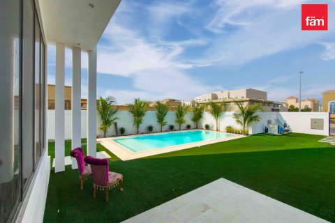 Villa in Al Barsha, Dubai 5 bedrooms, 1254.5 sq.m. № 76915 - photo 23