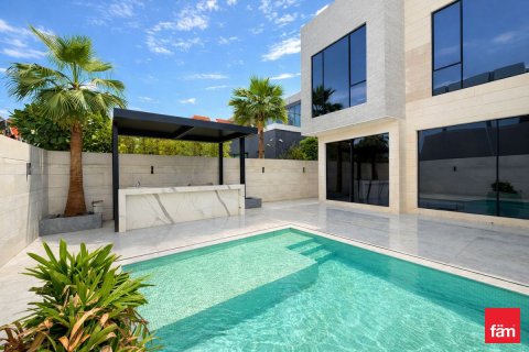 Вилла в Jumeirah Park, Дубай, 5 спален, 561м², № 99925