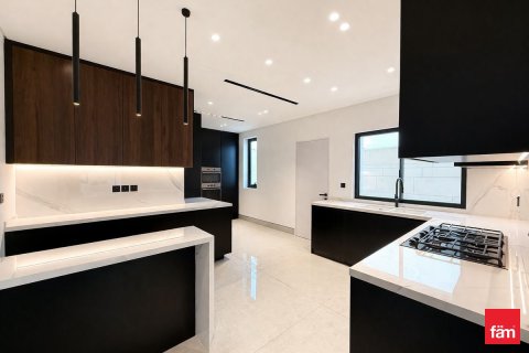 Снять в аренду виллу в Jumeirah Park, Дубай: 5 спален, 561м², № 99925 - фото 19