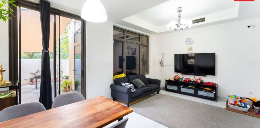 Вилла в Риме, Дубай, 3 спальни, 249.5м², № 99926