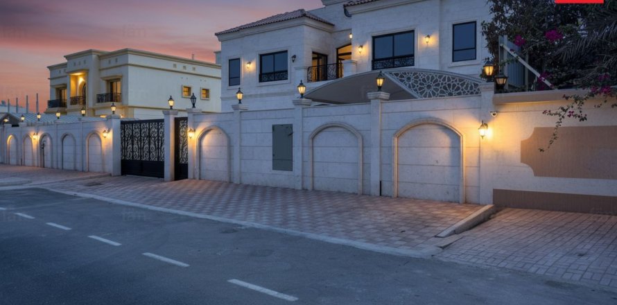 Вилла в Аль-Барше, Дубай, 6 спален, 982.3м², № 84192