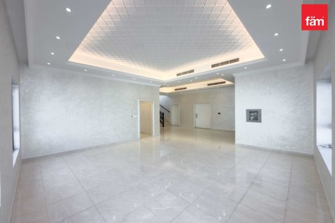 Снять в аренду виллу в Аль-Барше, Дубай: 6 спален, 982.3м², № 84192 - фото 18